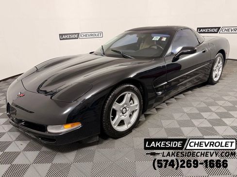 Used 1998 Chevrolet Corvette Coupe w/ Roof Pkg RWD image 1