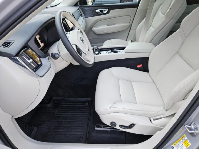 Certified 2024 Volvo XC60 T8 Plus w/ Protection Package Premier AWD/4WD image 17