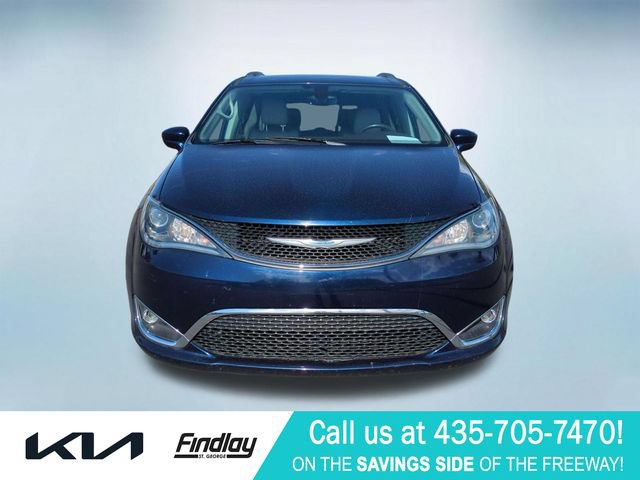 Used 2017 Chrysler Pacifica Touring-L Plus FWD image 3