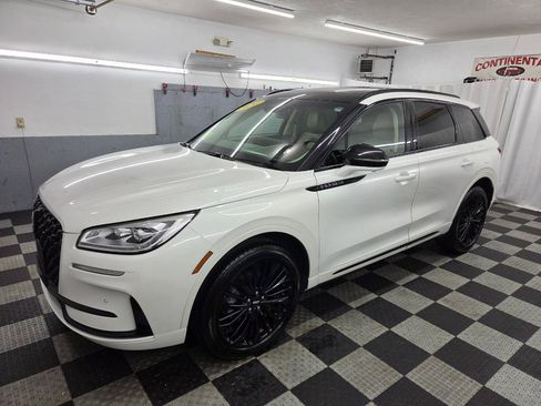 Used 2024 Lincoln Corsair Reserve w/ Equipment Group 201A AWD/4WD image 2