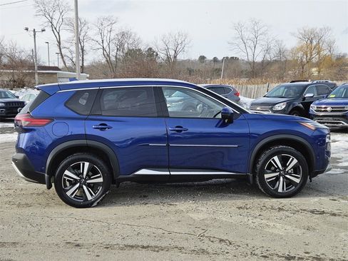 Used 2023 Nissan Rogue Platinum w/ Platinum Premium Package image 6