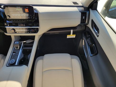 New 2025 Nissan Pathfinder SL image 23