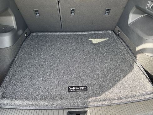 Certified 2026 Volkswagen Tiguan SE FWD image 48