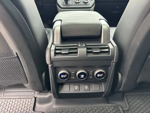 Used 2024 Land Rover Defender 130 X-Dynamic SE image 16