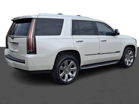 Used 2018 Cadillac Escalade Luxury image 6