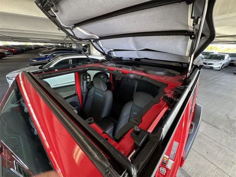 Used 2022 Jeep Wrangler Unlimited Rubicon 4xe image 17