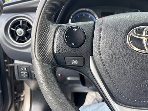 Used 2017 Toyota Corolla LE FWD image 21