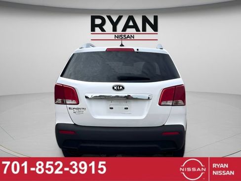 Used 2011 Kia Sorento LX AWD/4WD image 3