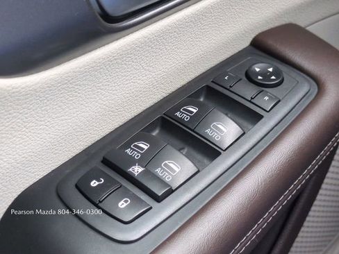 Used 2019 Chrysler Pacifica Touring-L Plus image 26