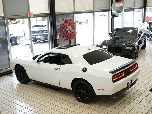 Used 2018 Dodge Challenger R/T w/ Blacktop Package image 22