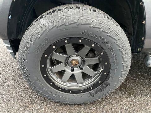 Used 2016 Toyota Tacoma SR5 image 27