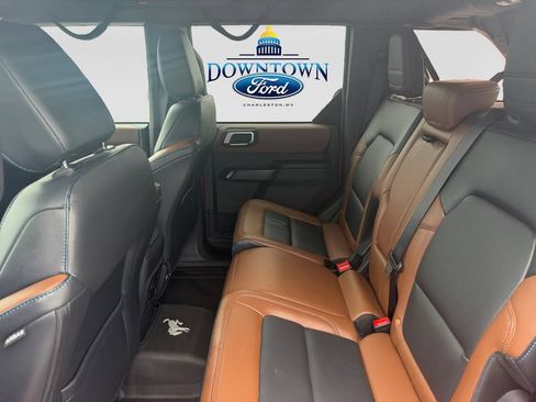 Used 2024 Ford Bronco Outer Banks w/ Sasquatch Package AWD/4WD image 29