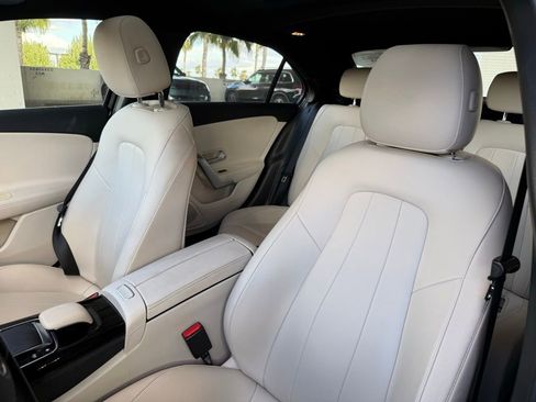 Used 2020 Mercedes-Benz A 220 image 3