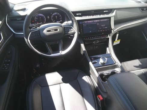 New 2026 Jeep Grand Cherokee Limited AWD/4WD image 13