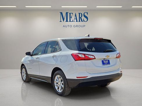 Used 2019 Chevrolet Equinox LS w/ LS Convenience Package image 3