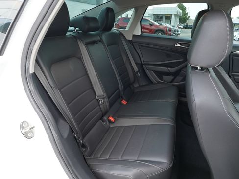 Used 2021 Volkswagen Jetta SE FWD image 23