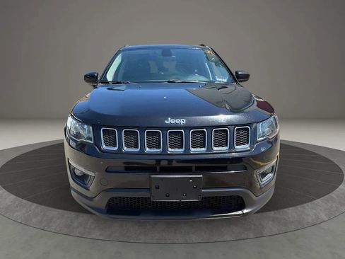 Used 2017 Jeep Compass Latitude w/ Popular Equipment Group AWD/4WD image 2