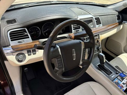 Used 2011 Lincoln MKS FWD image 19