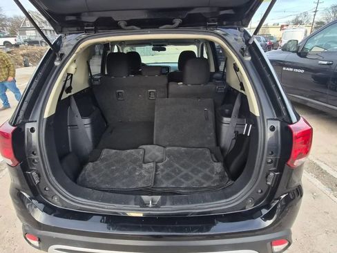 Used 2020 Mitsubishi Outlander ES image 21