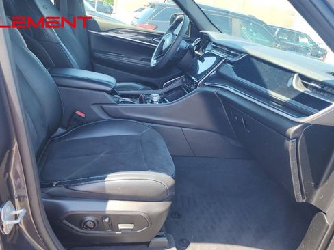 Used 2022 Jeep Grand Cherokee Trailhawk w/ Advanced Protech Group II AWD/4WD image 7