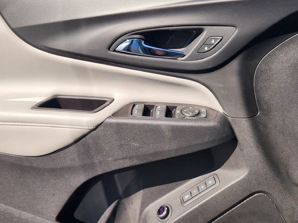 Used 2018 Chevrolet Equinox Premier FWD image 23