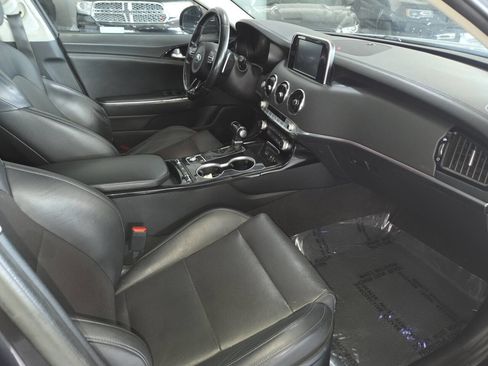 Used 2019 Kia Stinger AWD/4WD image 27