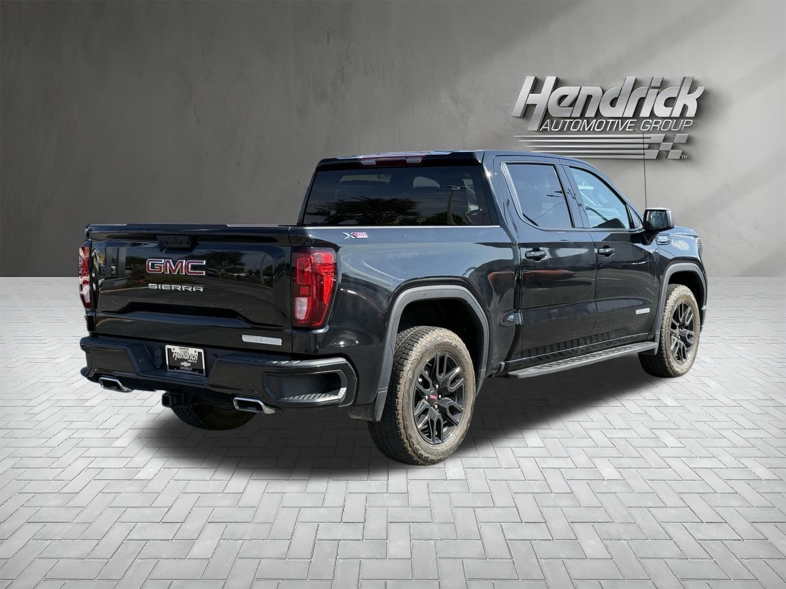 Used 2024 GMC Sierra 1500 Elevation w/ X31 Off-Road Package AWD/4WD image 10