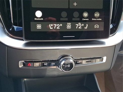 New 2026 Volvo XC90 B6 Plus w/ Protection Package Premier image 8