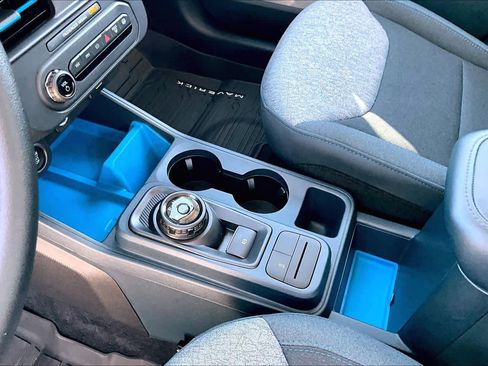 Certified 2025 Ford Maverick XLT image 17