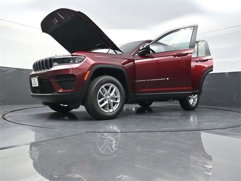 New 2025 Jeep Grand Cherokee Laredo image 27