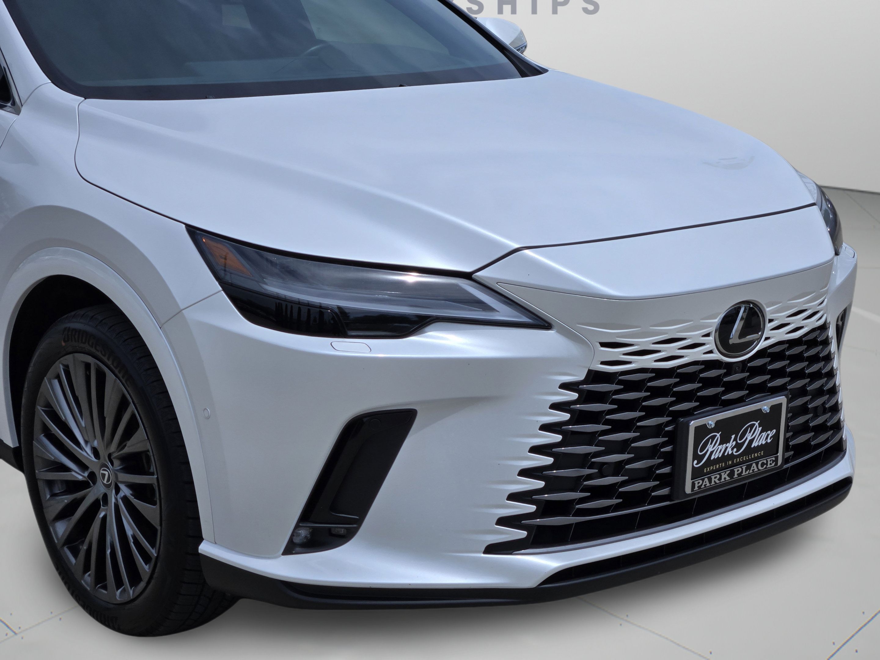 Used 2025 Lexus RX 350 FWD w/ Convenience Package image 32