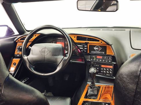 Used 1994 Chevrolet Corvette Coupe image 10