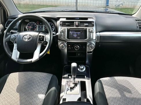 Used 2017 Toyota 4Runner SR5 AWD/4WD image 9