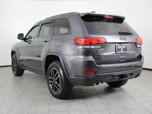 Used 2019 Jeep Grand Cherokee Trailhawk image 3