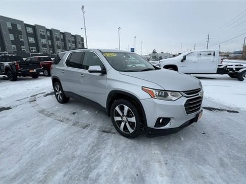 Used 2020 Chevrolet Traverse LT w/ LT Premium Package image 2