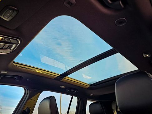 New 2025 Jeep Grand Cherokee Limited image 17