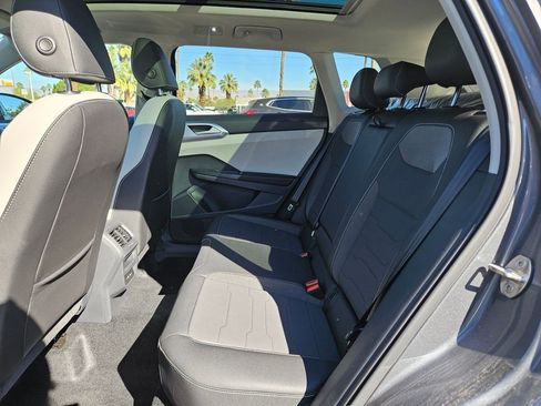 New 2026 Volkswagen Taos SE FWD image 18
