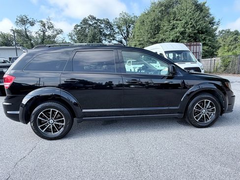 Used 2018 Dodge Journey SE w/ Blacktop Package FWD image 4