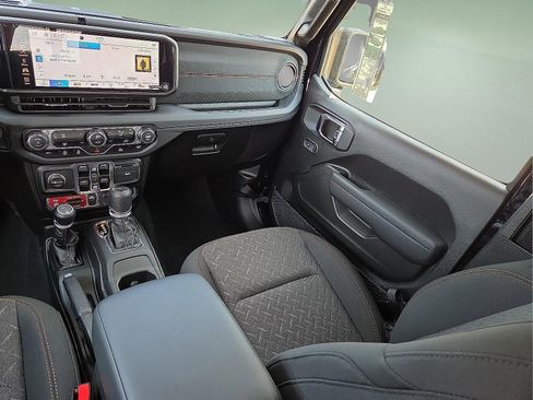 New 2025 Jeep Gladiator Mojave w/ Steel Bumper Group image 12