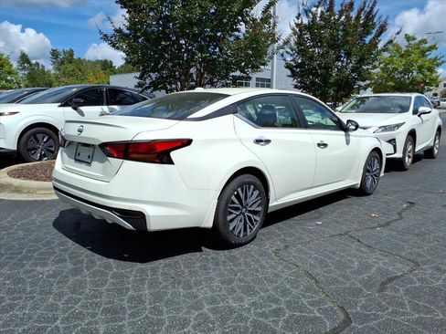 New 2025 Nissan Altima 2.5 SV image 3
