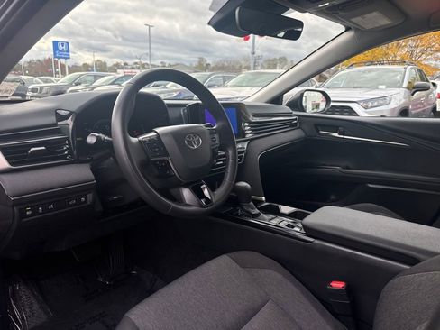 Used 2025 Toyota Camry LE w/ Convenience Package image 13