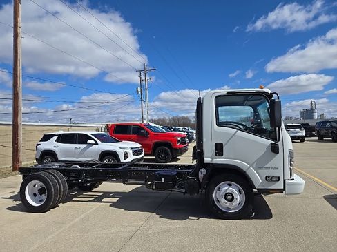 New 2025 Chevrolet Low Cab Forward image 1