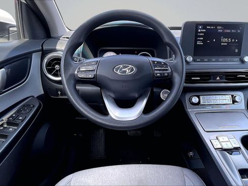 Used 2023 Hyundai Kona SE FWD image 5