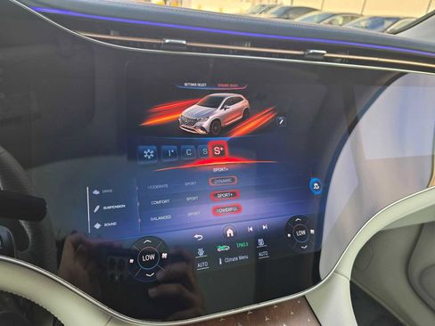 Used 2024 Mercedes-Benz EQE AMG 4MATIC SUV image 31