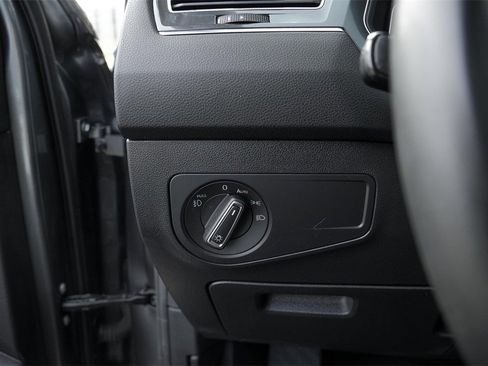 Used 2021 Volkswagen Tiguan SEL image 19