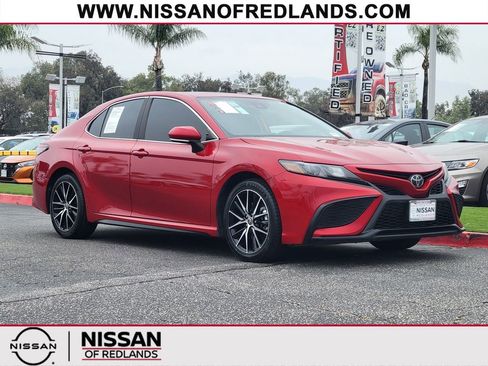 Used 2024 Toyota Camry SE w/ Blackout Package (TMS) image 1