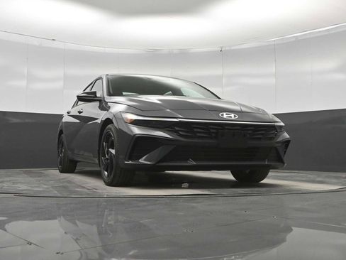 New 2026 Hyundai Elantra Sport FWD image 31
