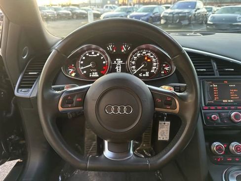 Used 2011 Audi R8 V10 image 22