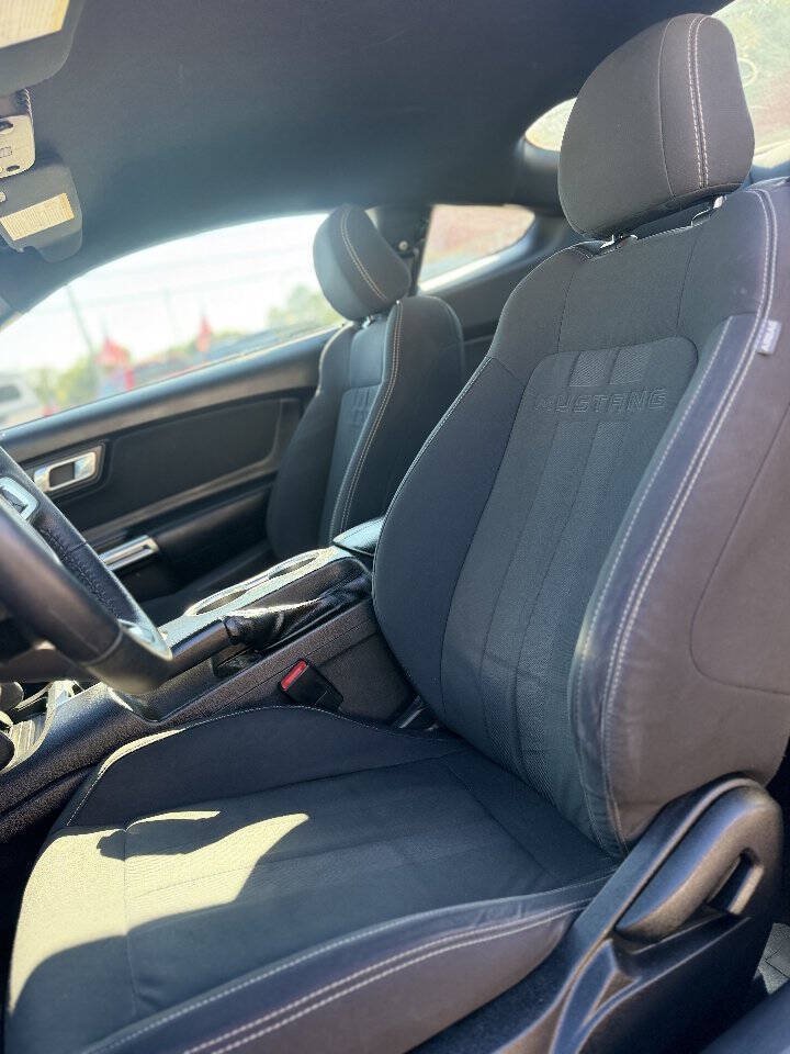 Used 2019 Ford Mustang Coupe w/ Equipment Group 101A RWD image 12