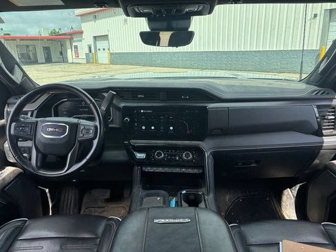 Used 2024 GMC Sierra 2500 AT4X AWD/4WD image 13